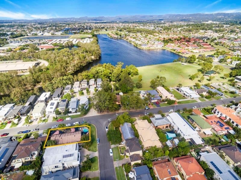 63 Bamboo Avenue, Bundall - Image 1