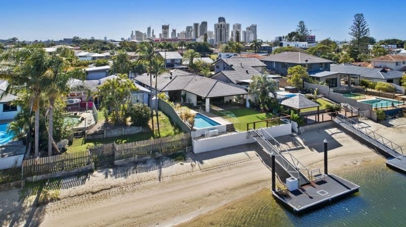 30 Verdichio Avenue, Mermaid Waters - Image 1