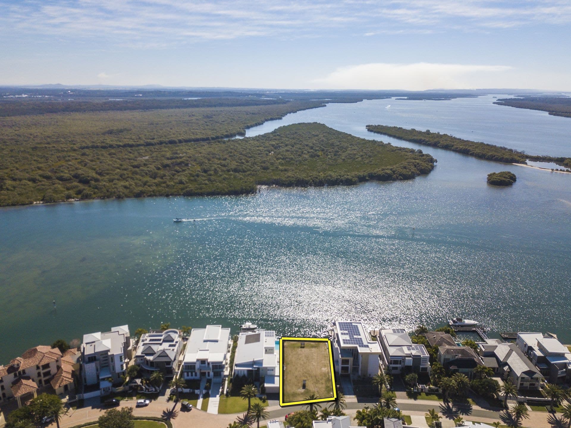37 Knightsbridge Parade West, Sovereign Islands - Thumbnail 3