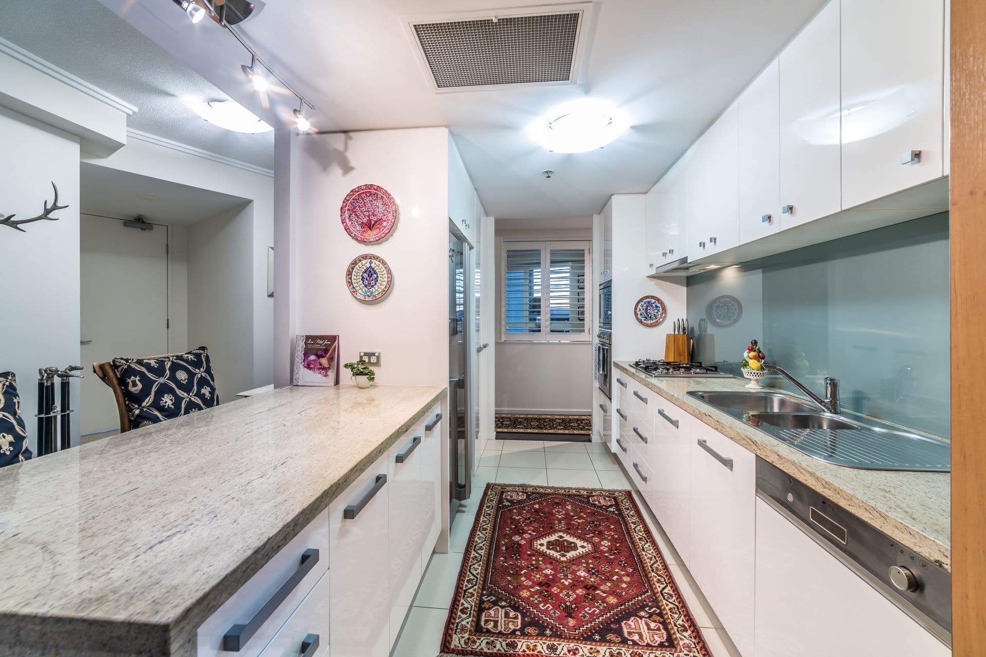 1005/300 Marine Parade, Labrador - Thumbnail 8