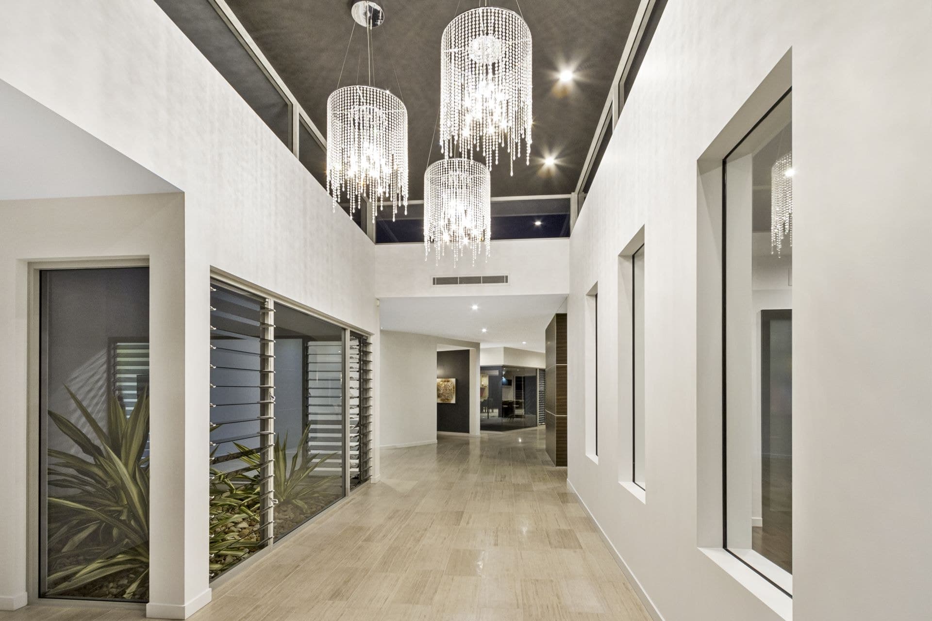 2-4 Kensington Mews, Sovereign Islands - Thumbnail 4