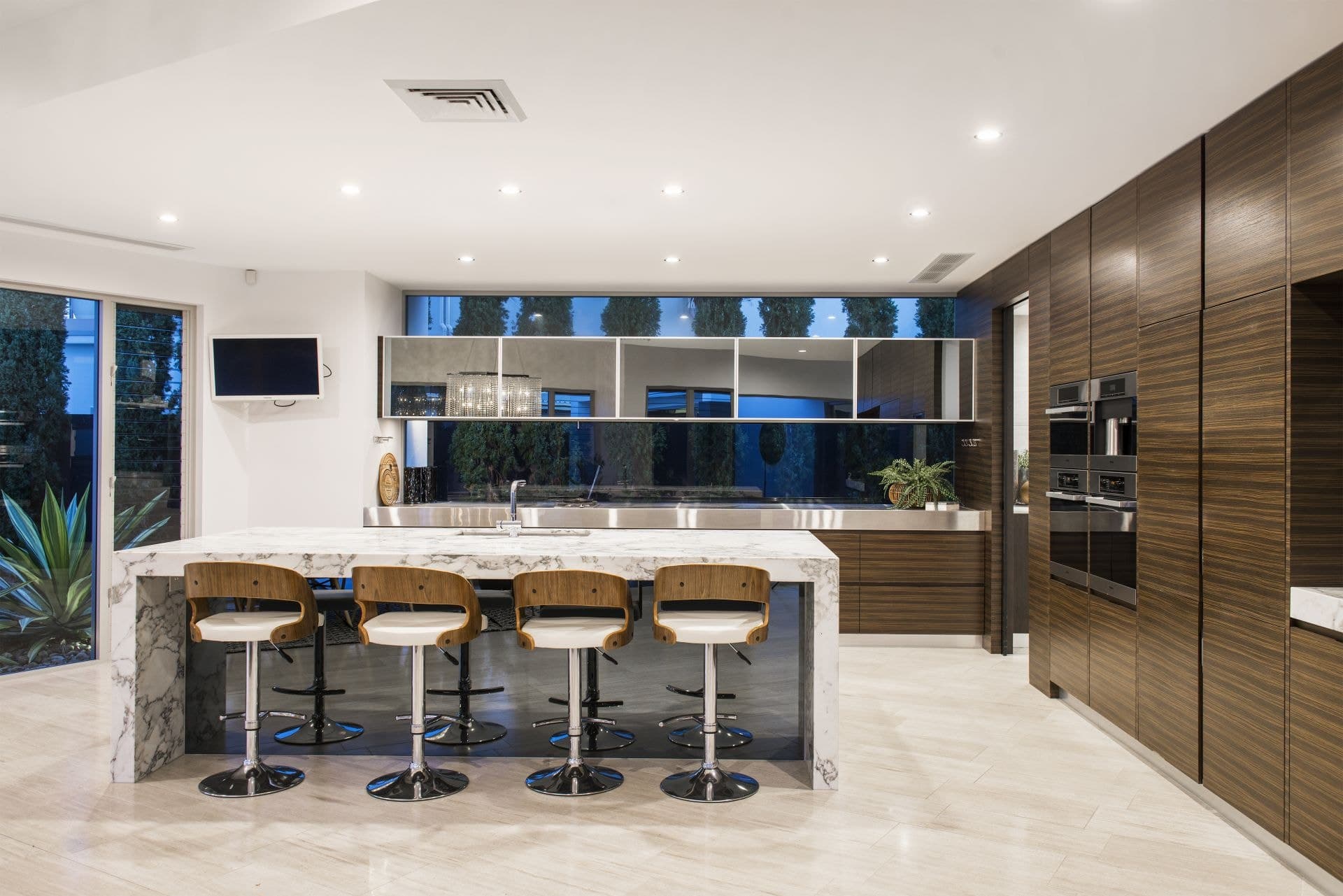 2-4 Kensington Mews, Sovereign Islands - Thumbnail 8