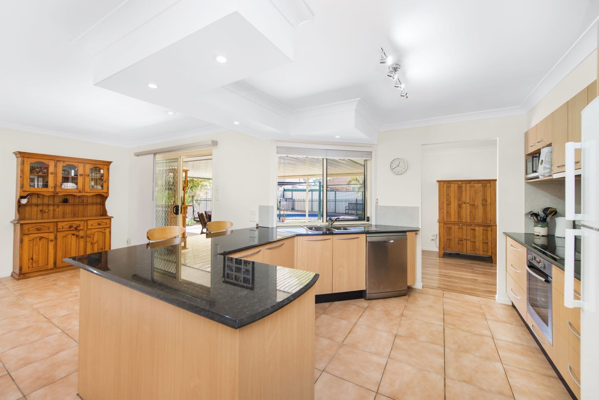 4 Torrens Court, Coombabah - Thumbnail 6