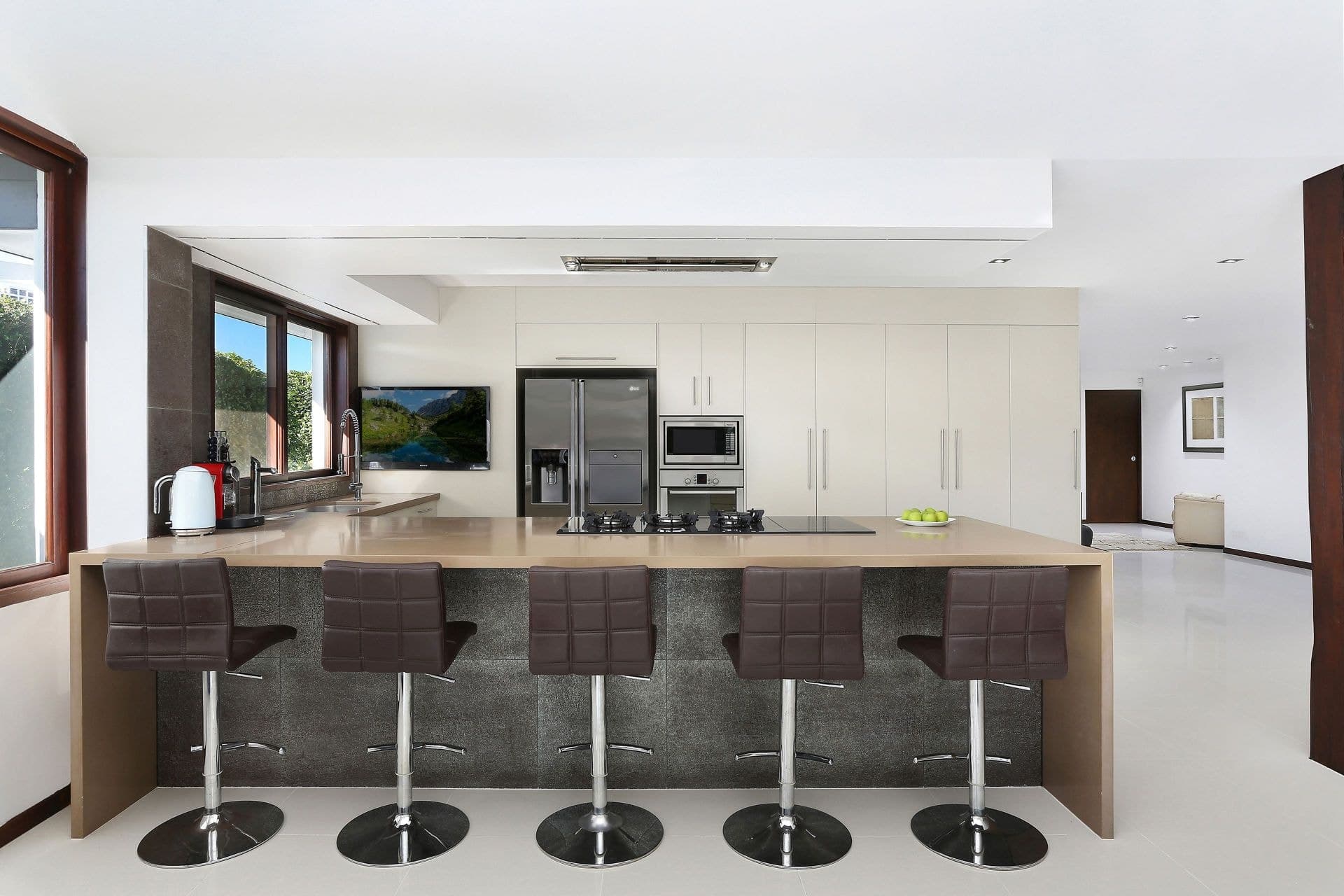 13 Jaguar Drive, Bundall - Thumbnail 5