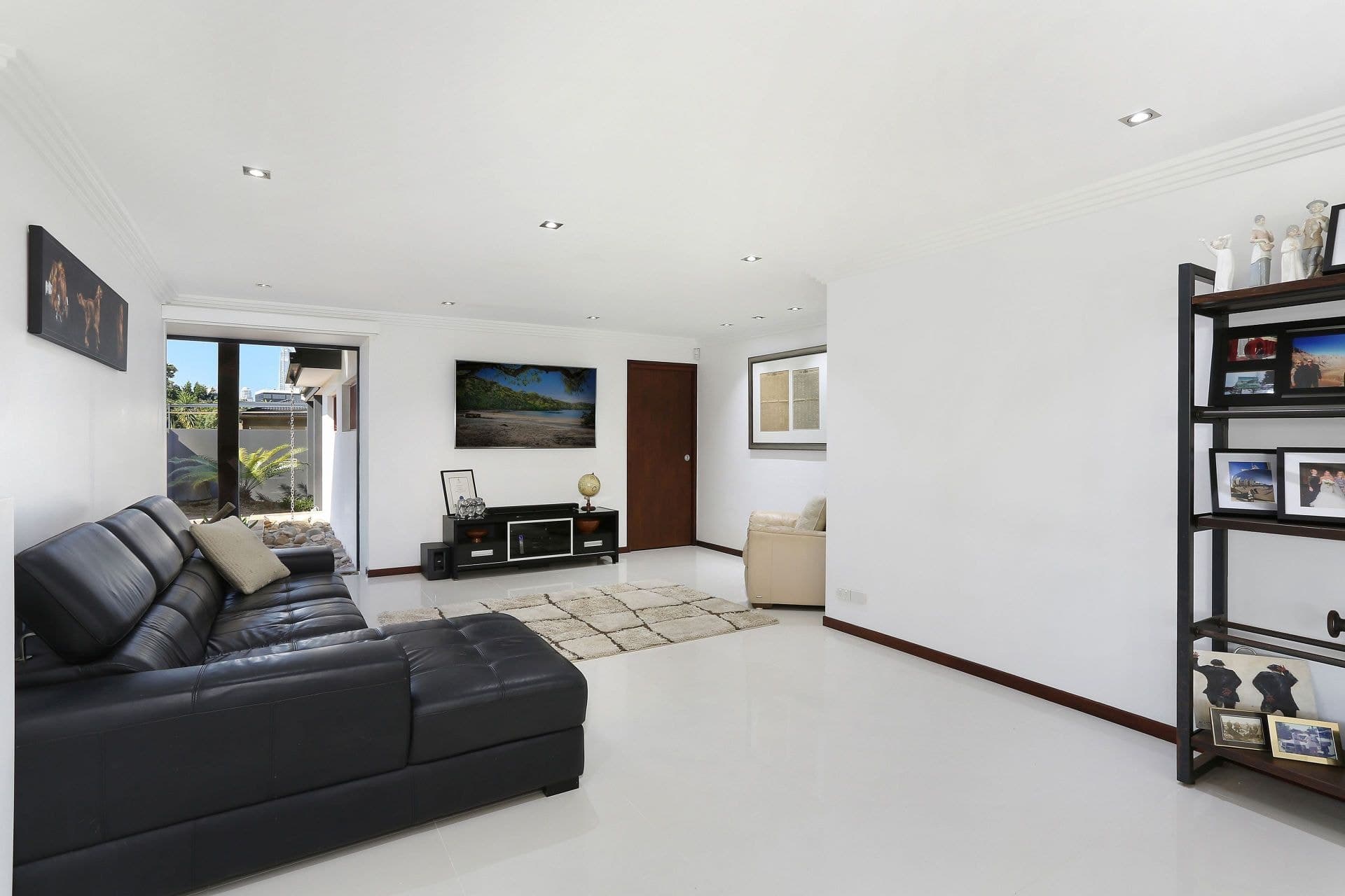 13 Jaguar Drive, Bundall - Thumbnail 7