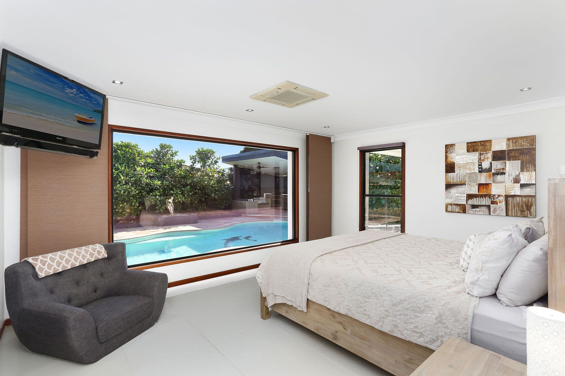 13 Jaguar Drive, Bundall - Thumbnail 8
