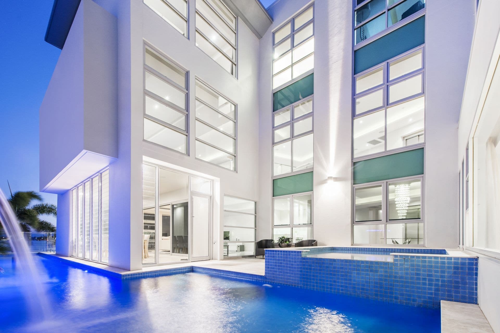 16 Westminster Court, Paradise Point - Thumbnail 3