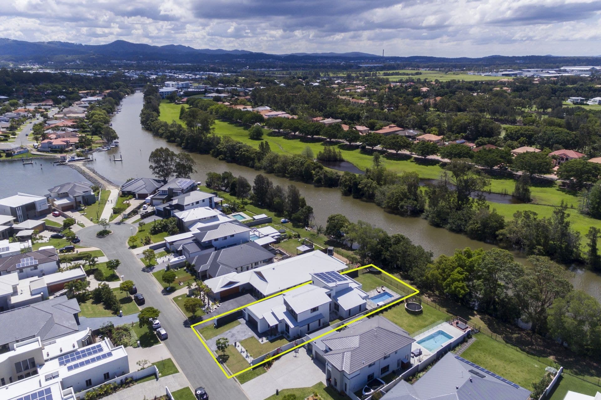 123 The Peninsula, Helensvale - Thumbnail 5