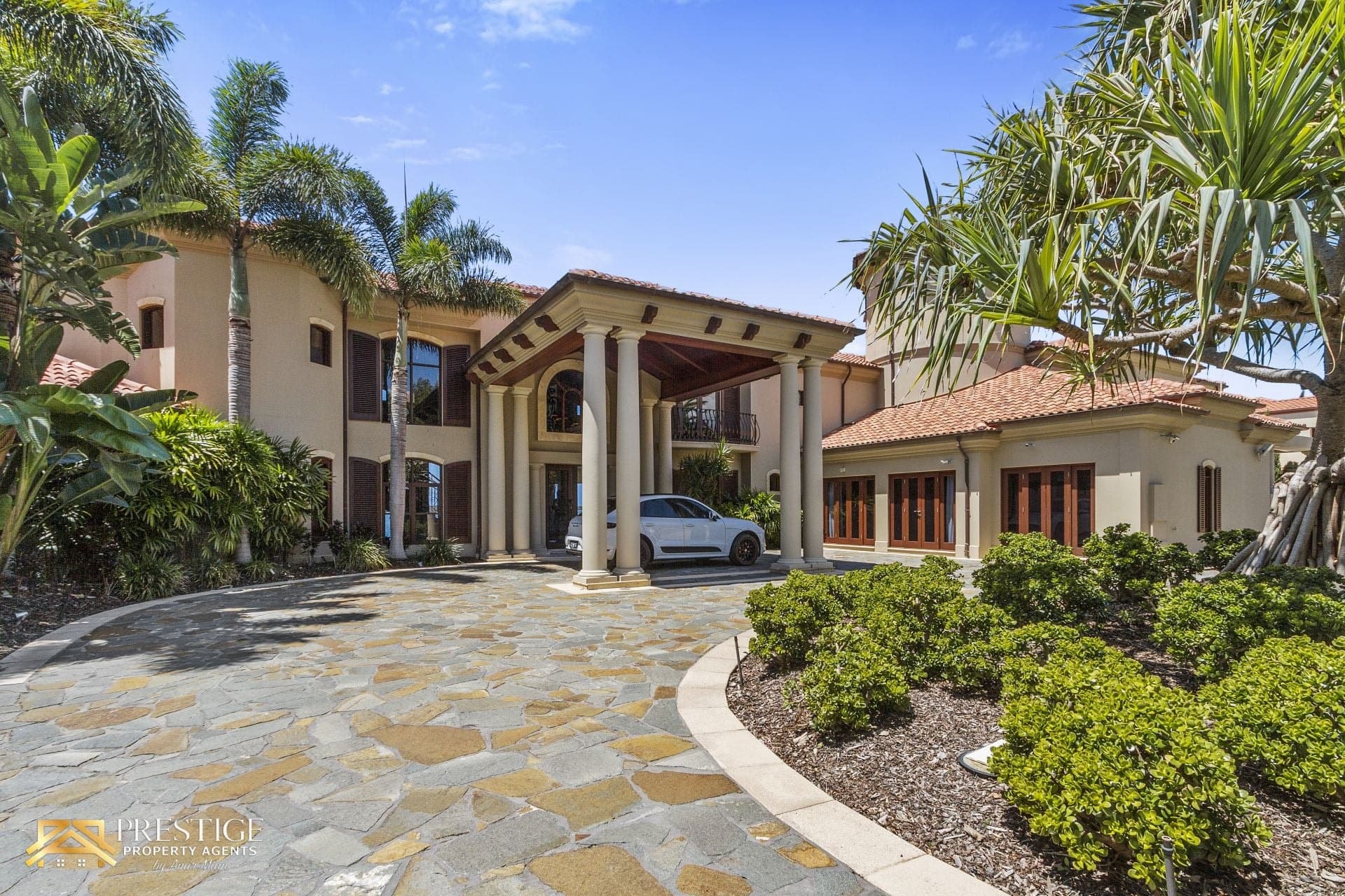 3-7 Sir Lancelot Close, Sovereign Islands - Thumbnail 5