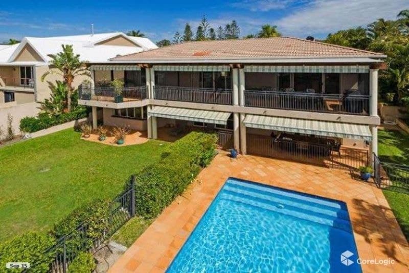 5702 Observation Crescent, Hope Island - Image 1