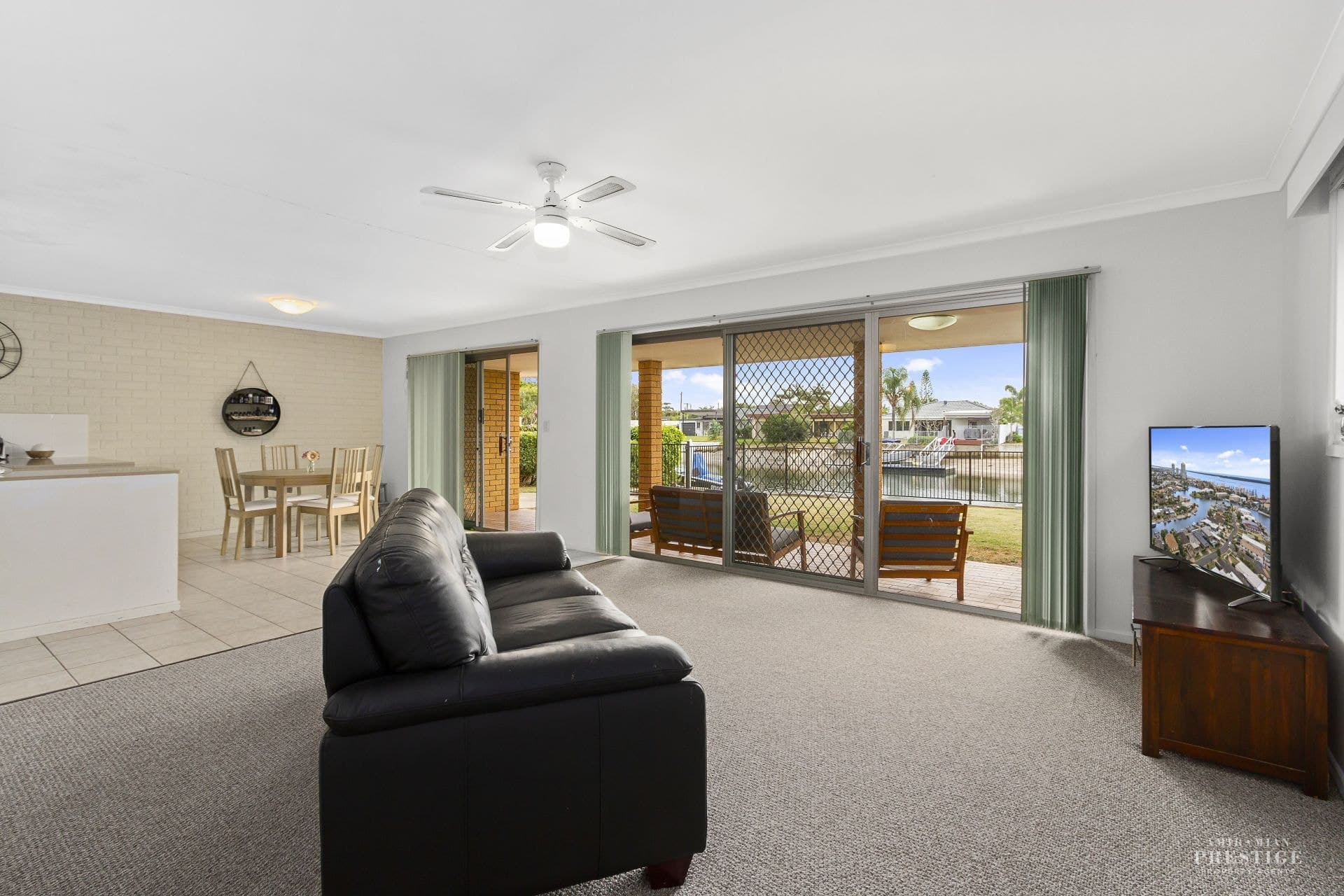 15 Vaggelas Crescent, Biggera Waters - Thumbnail 5