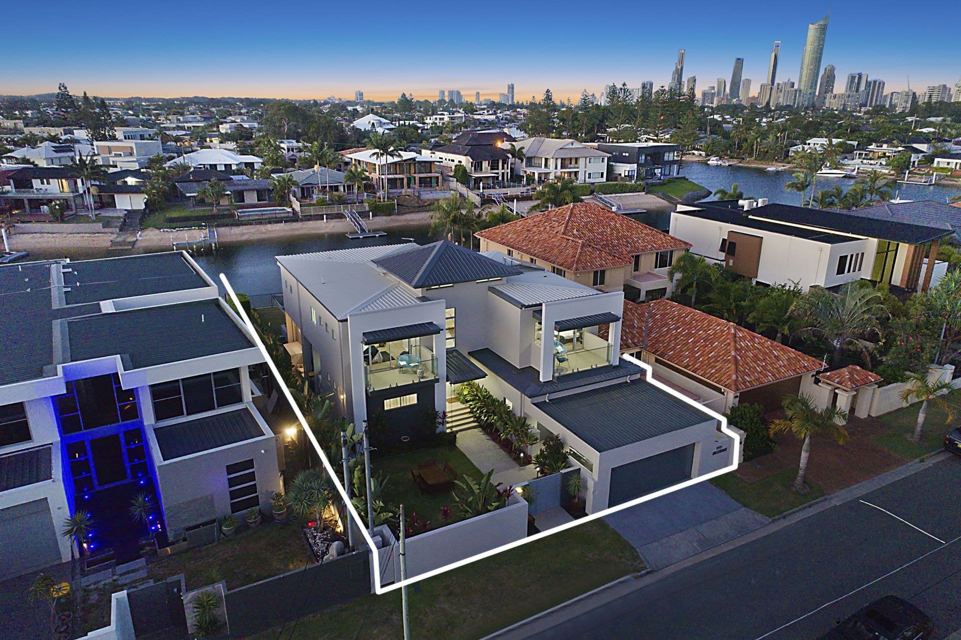 23 Andrea Avenue, Broadbeach Waters - Image 1