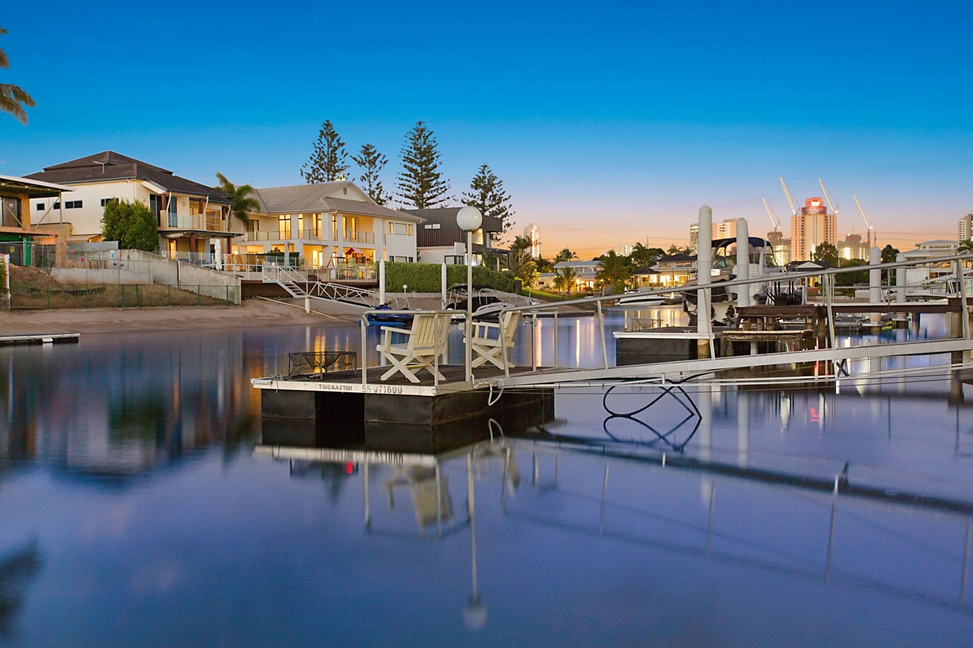 23 Andrea Avenue, Broadbeach Waters - Thumbnail 3