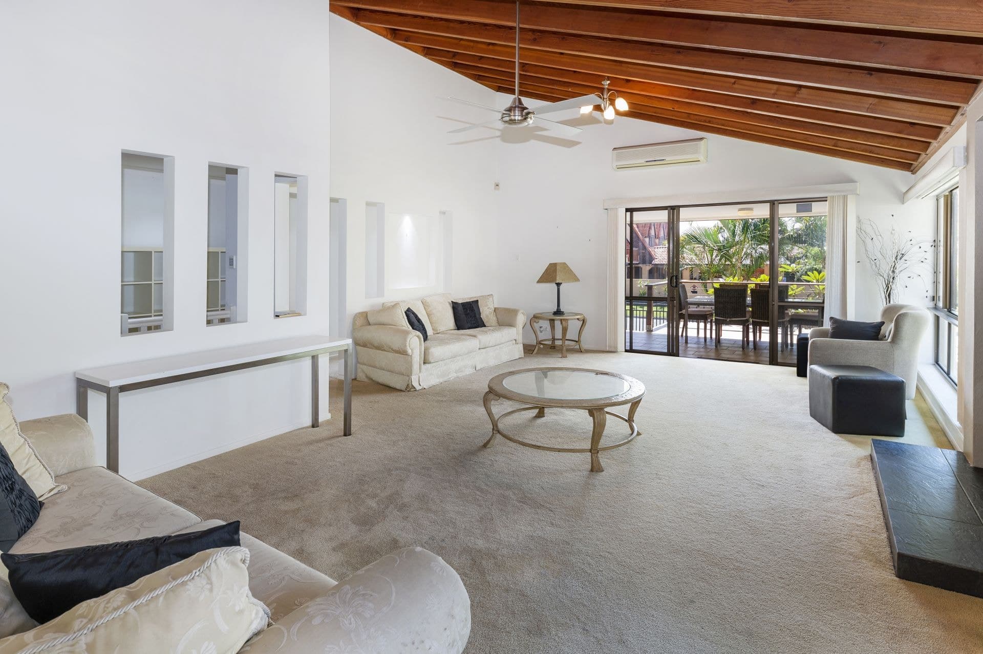 6 Dirk Hartog Place, Hollywell - Thumbnail 3