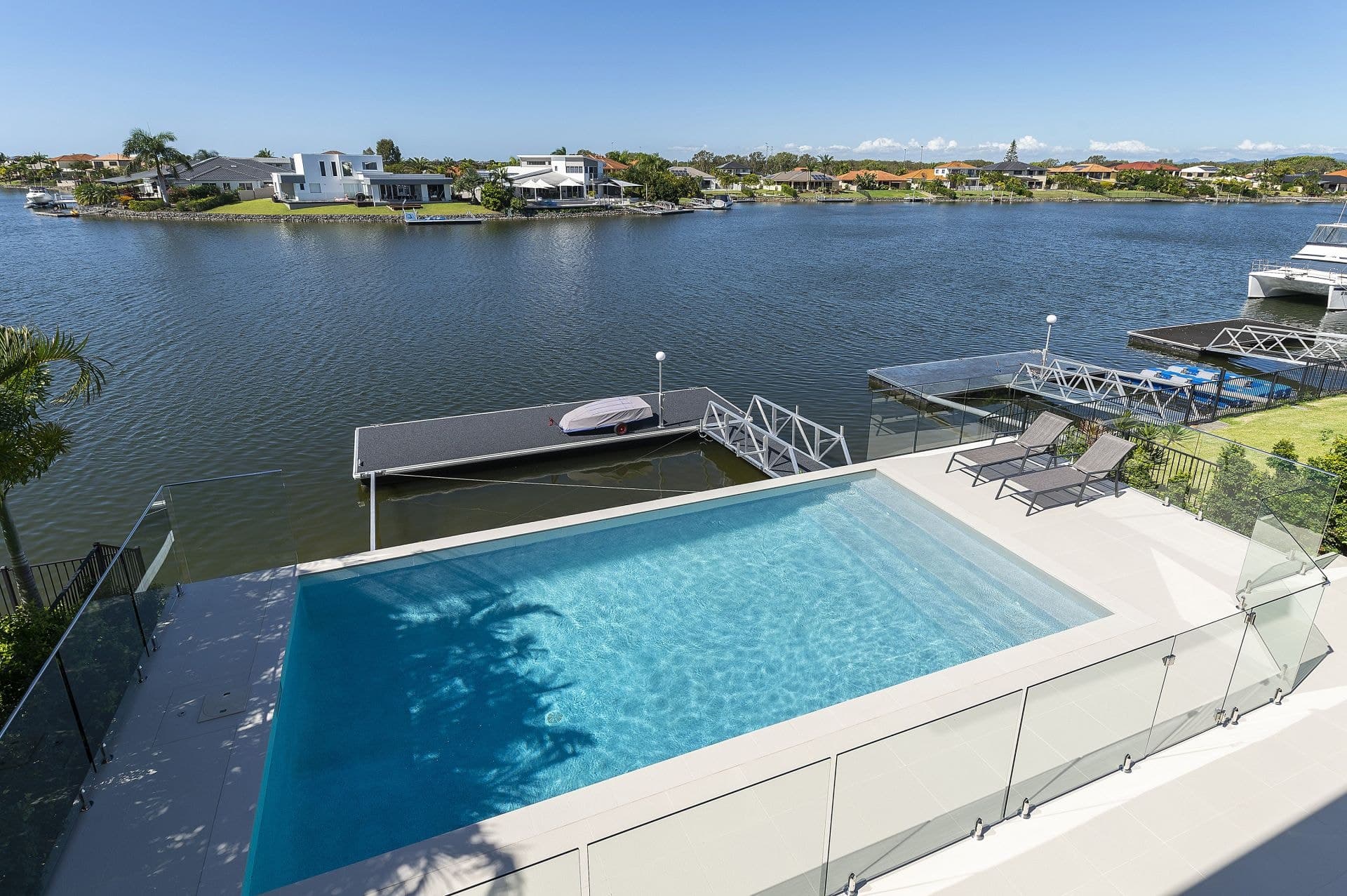 76 The Peninsula, Helensvale - Thumbnail 3