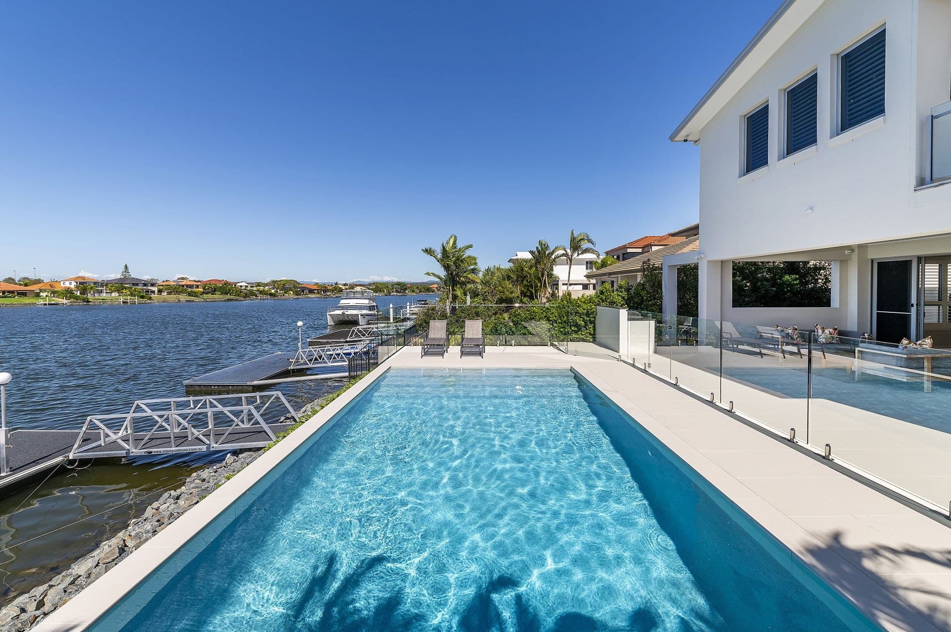 76 The Peninsula, Helensvale - Thumbnail 4