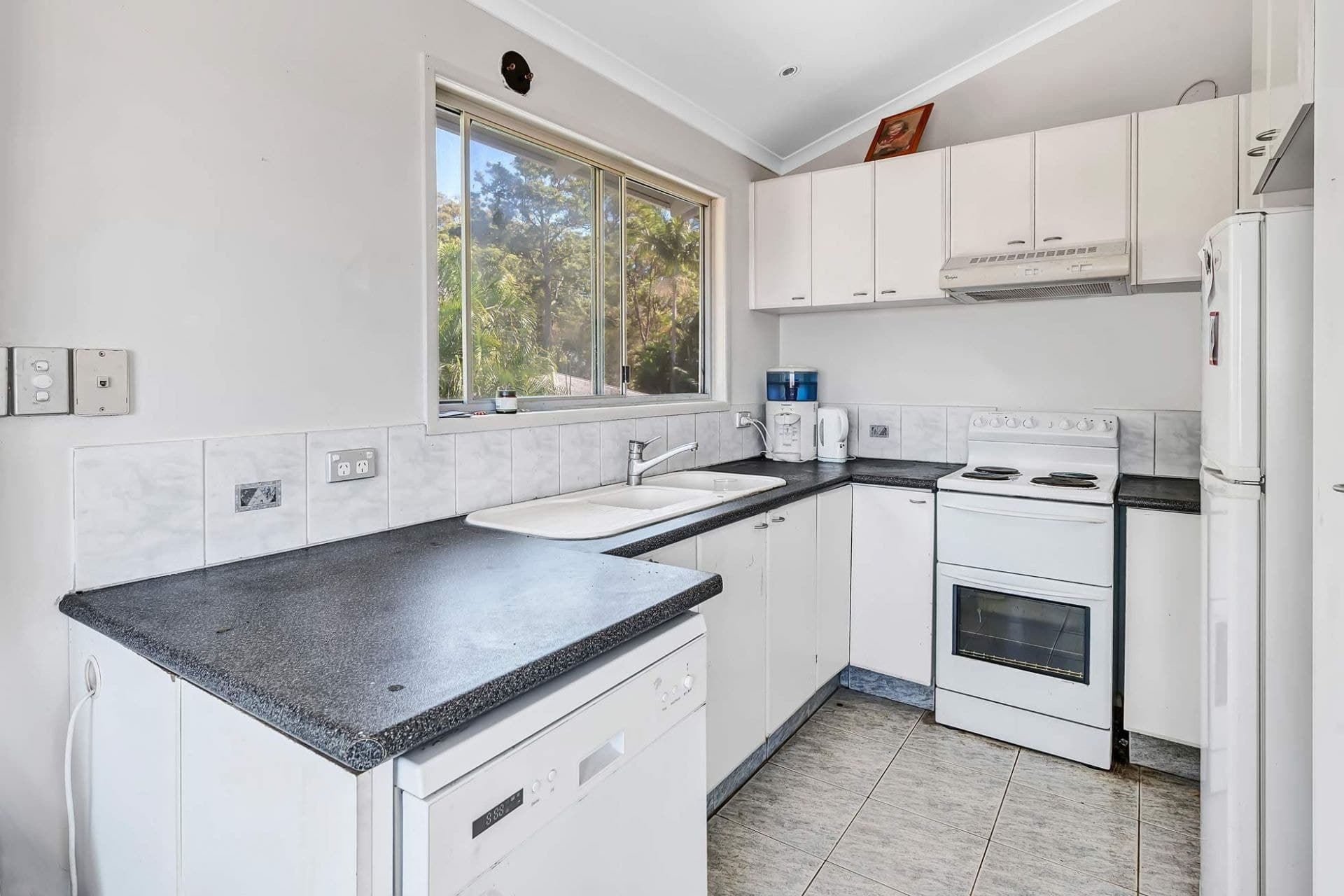 64 Usher Avenue, Labrador - Thumbnail 3