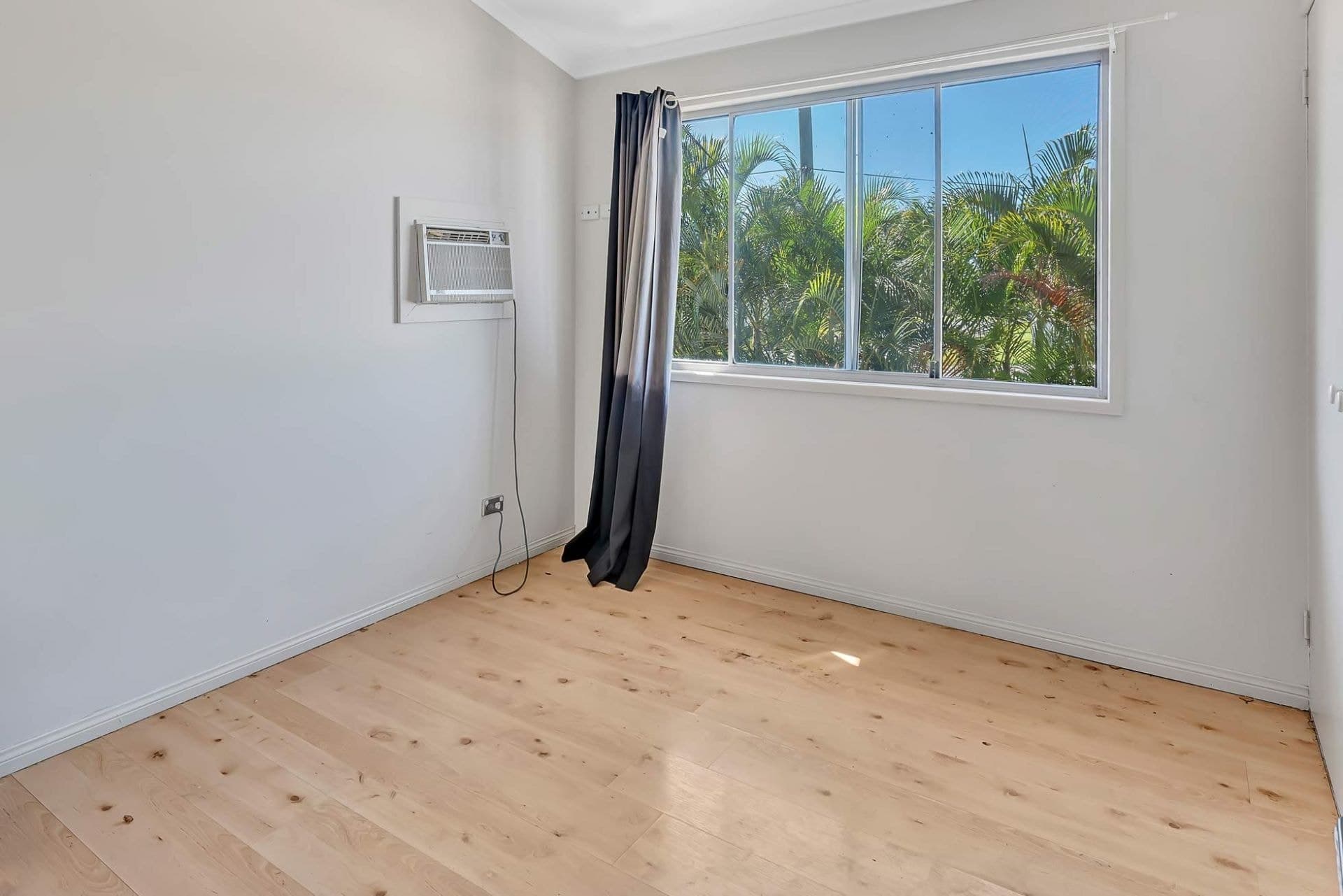 64 Usher Avenue, Labrador - Thumbnail 4