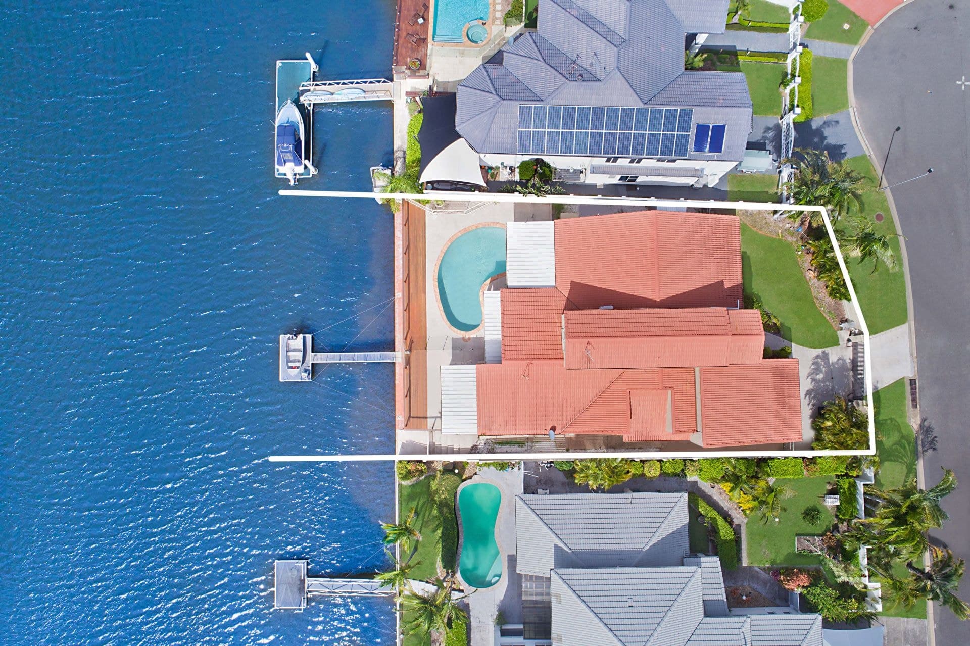 164 Sundance Way, Runaway Bay - Image 1