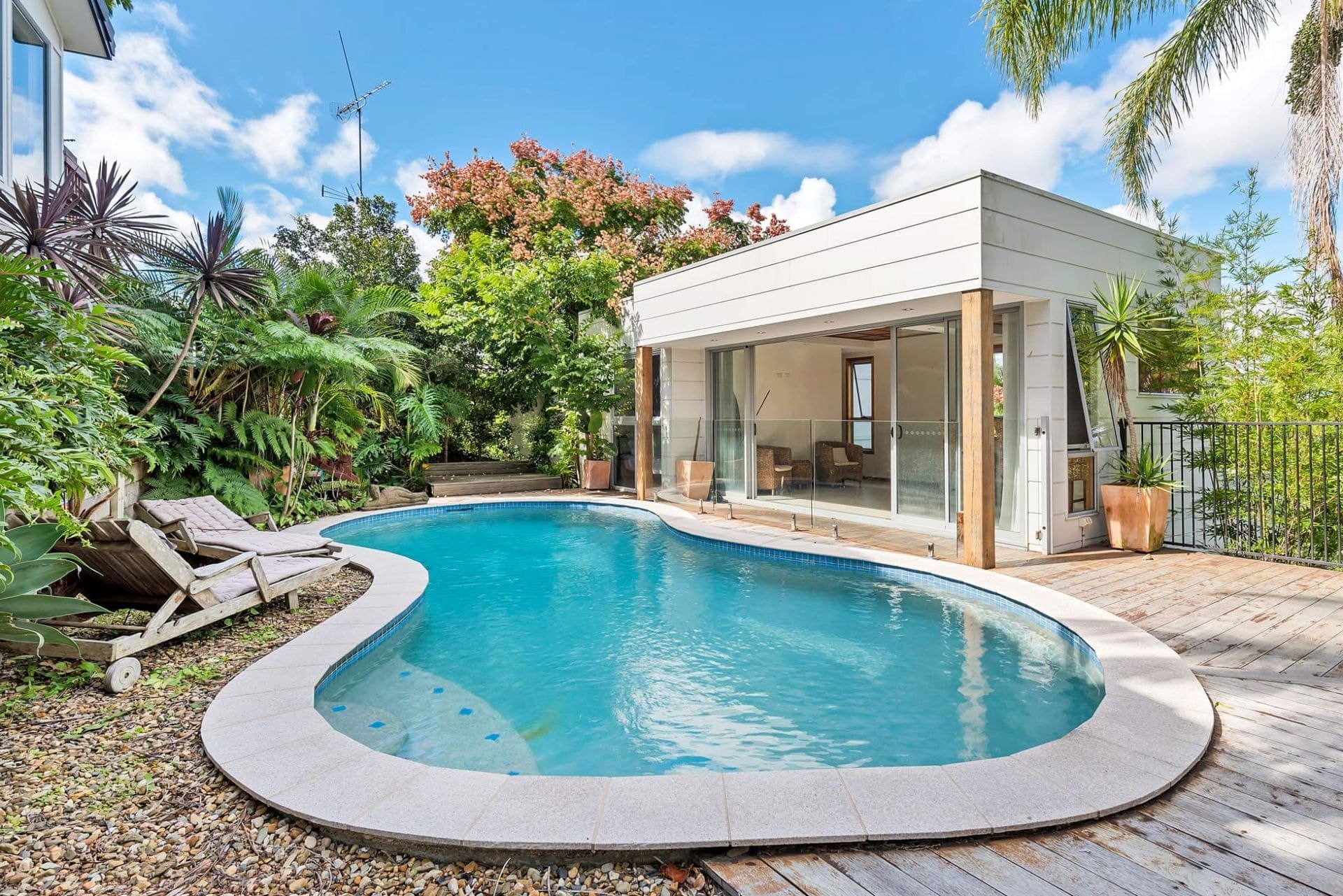 15 Milparinka Terrace, Ashmore - Thumbnail 4