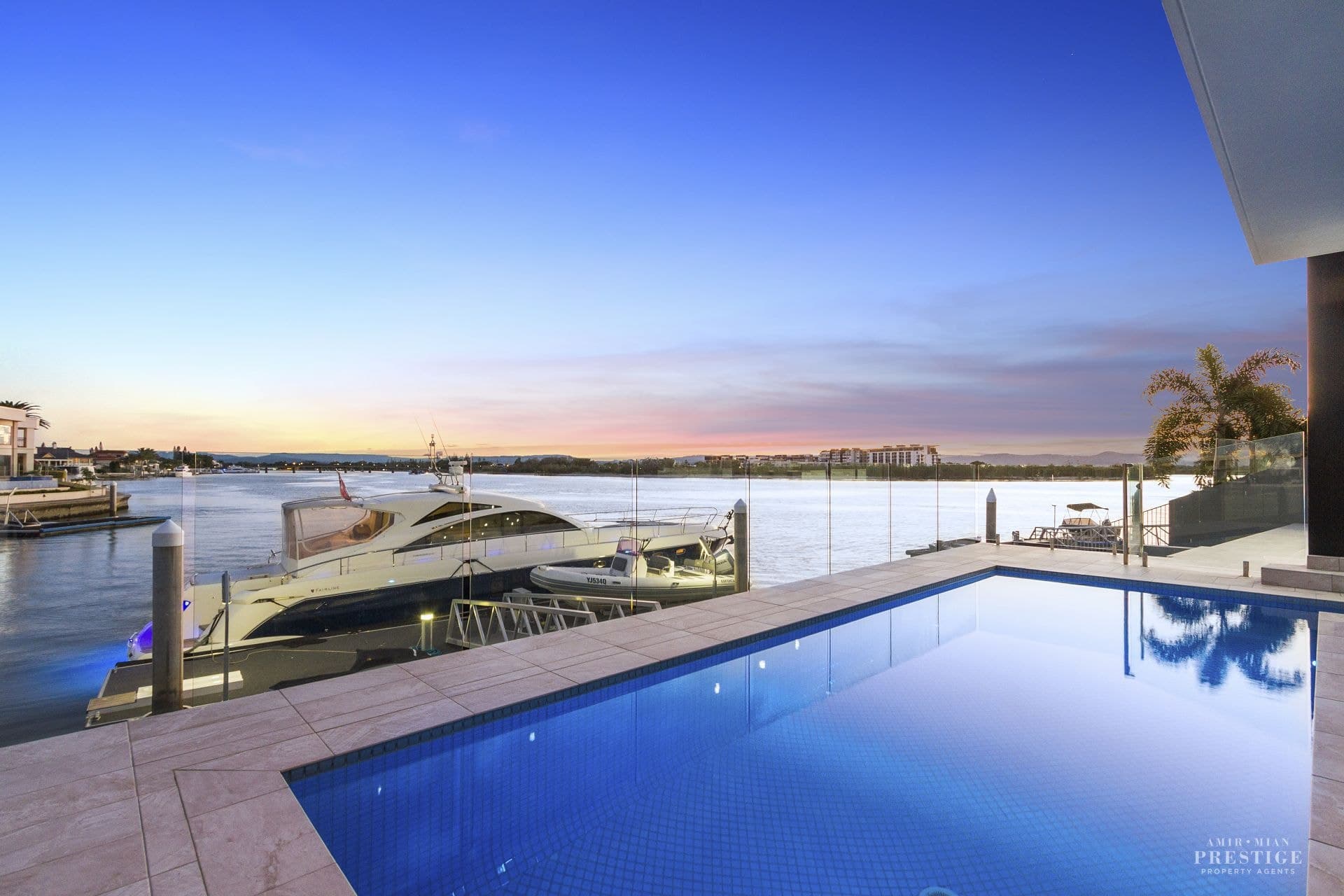 14 Westminster Court, Sovereign Islands - Thumbnail 3
