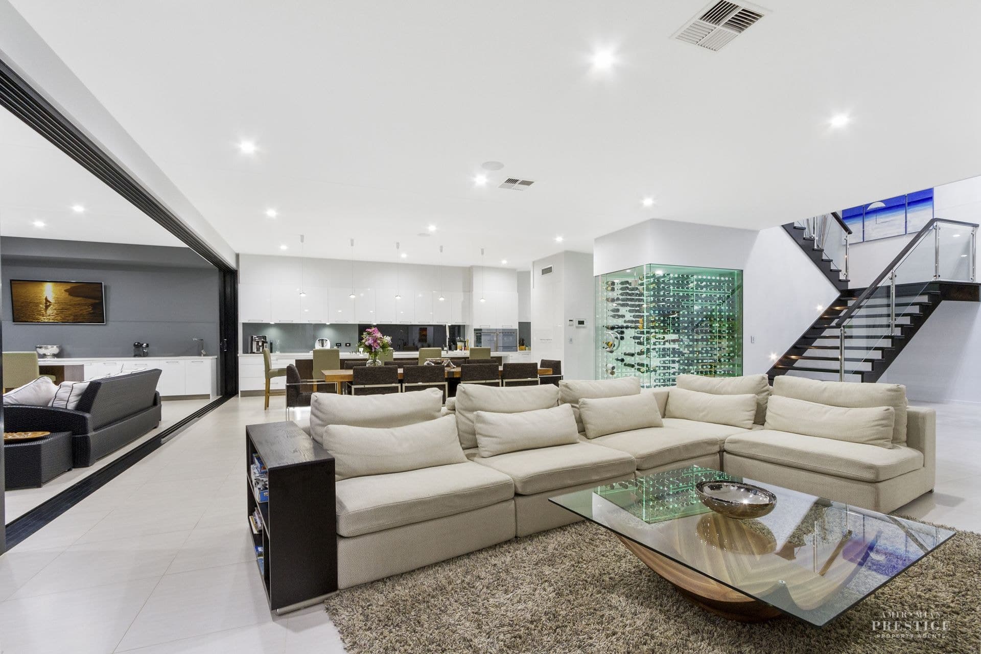 14 Westminster Court, Sovereign Islands - Thumbnail 5