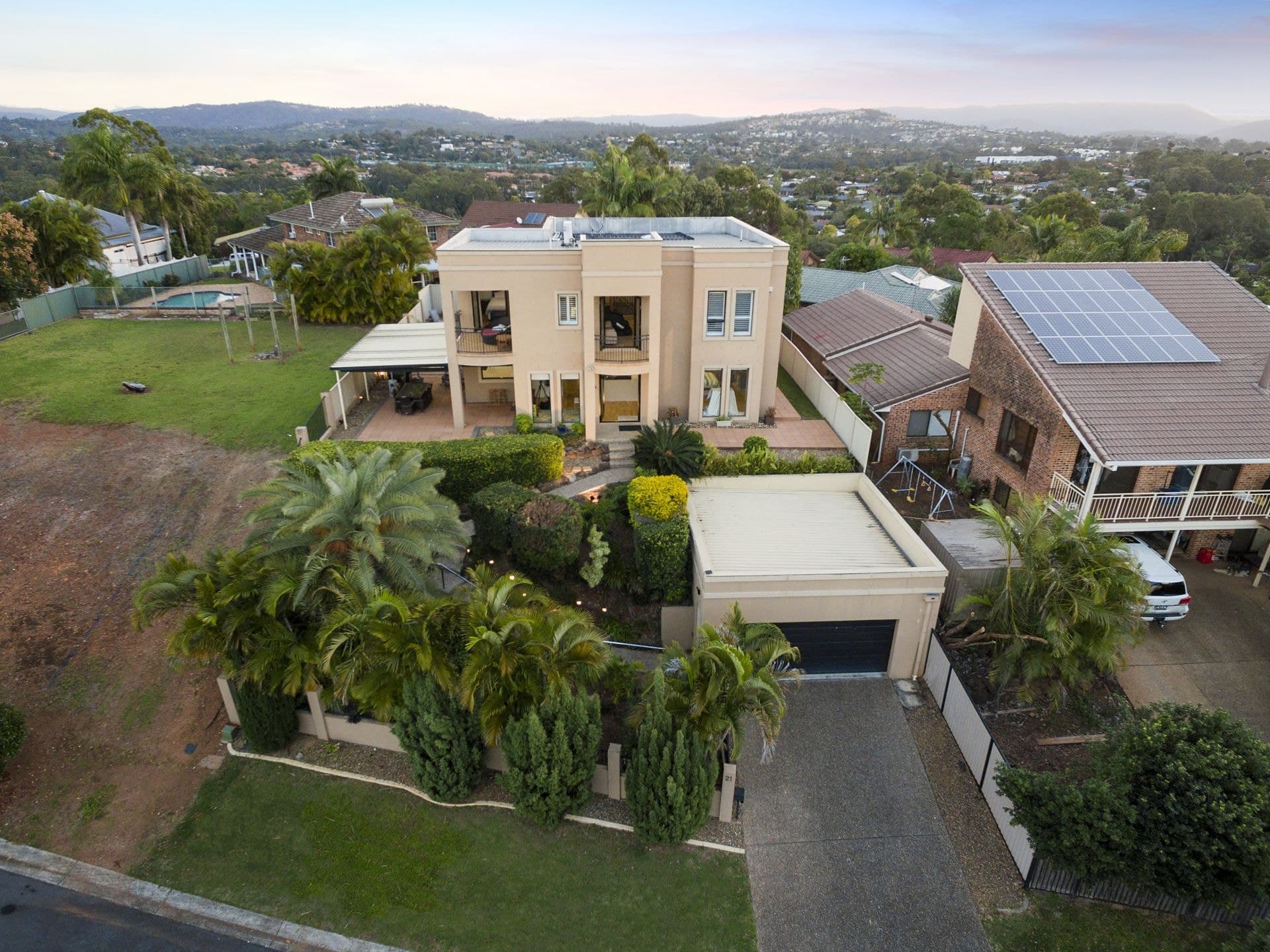 21 Amethyst Court, Carrara - Thumbnail 3