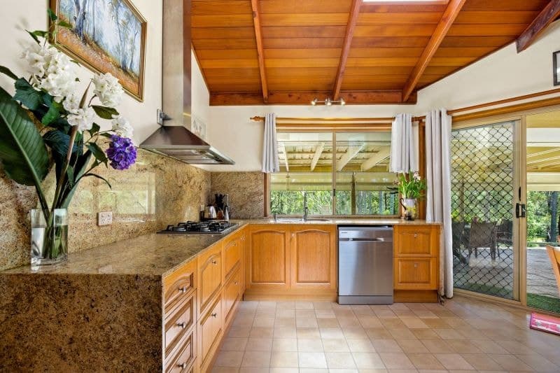 8 Zimmerman Court, Gilston - Thumbnail 4