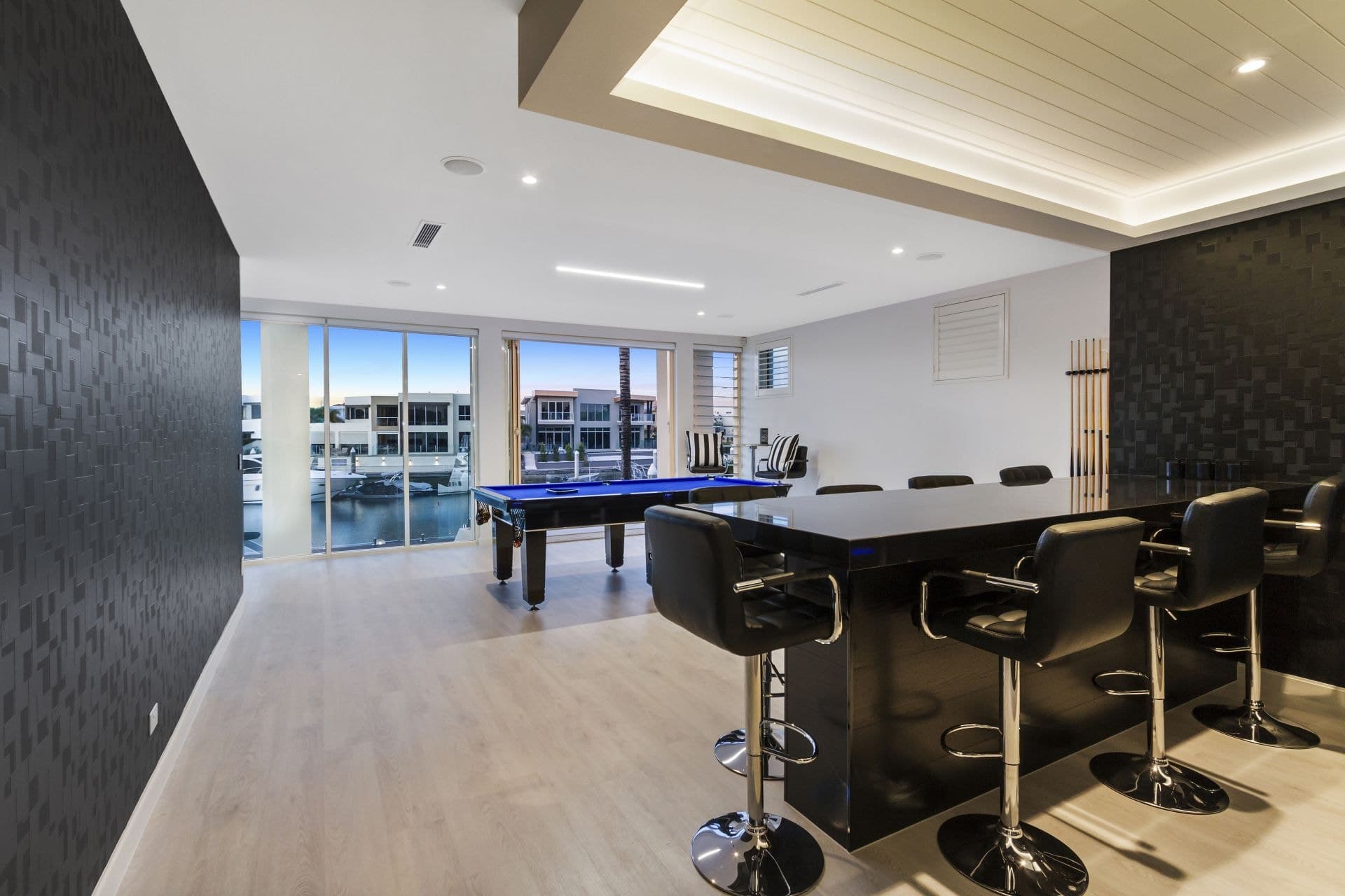 10 King Charles Drive, Sovereign Islands - Thumbnail 7