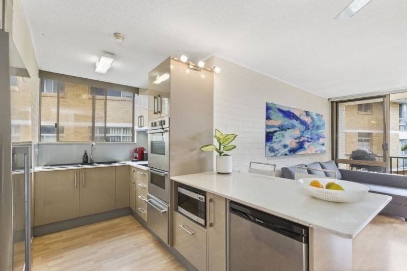 14/21-25 Old Burleigh Road, Broadbeach - Thumbnail 2