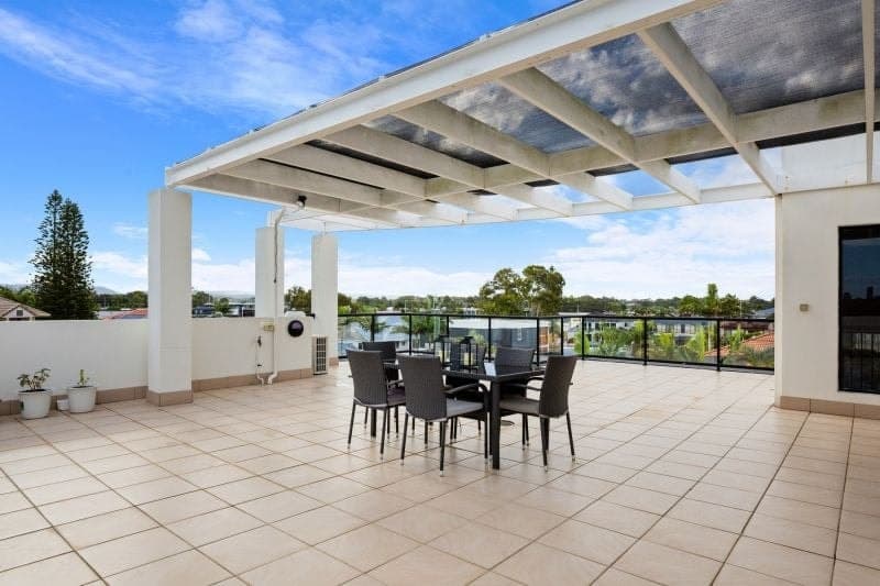 6/134 Stanhill Drive, Chevron Island - Thumbnail 2