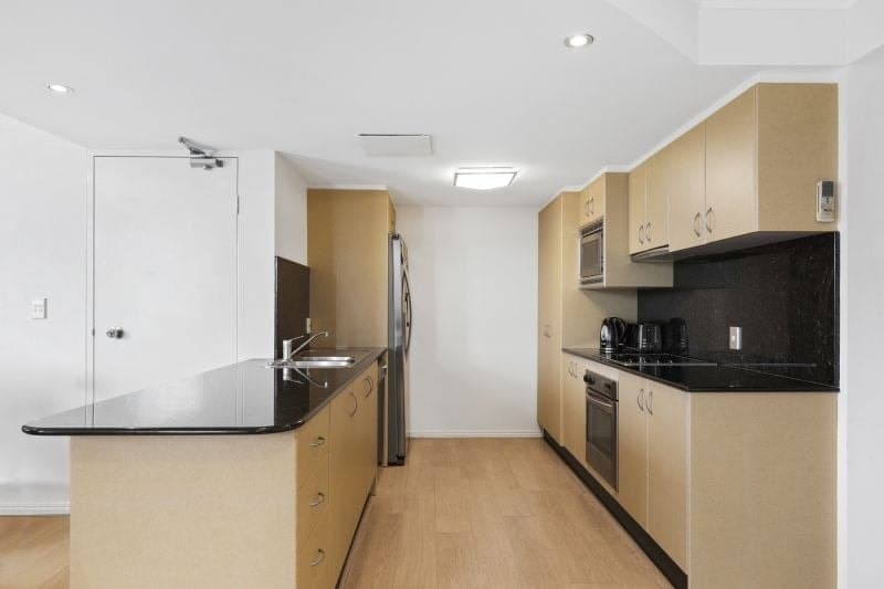 6/134 Stanhill Drive, Chevron Island - Thumbnail 6