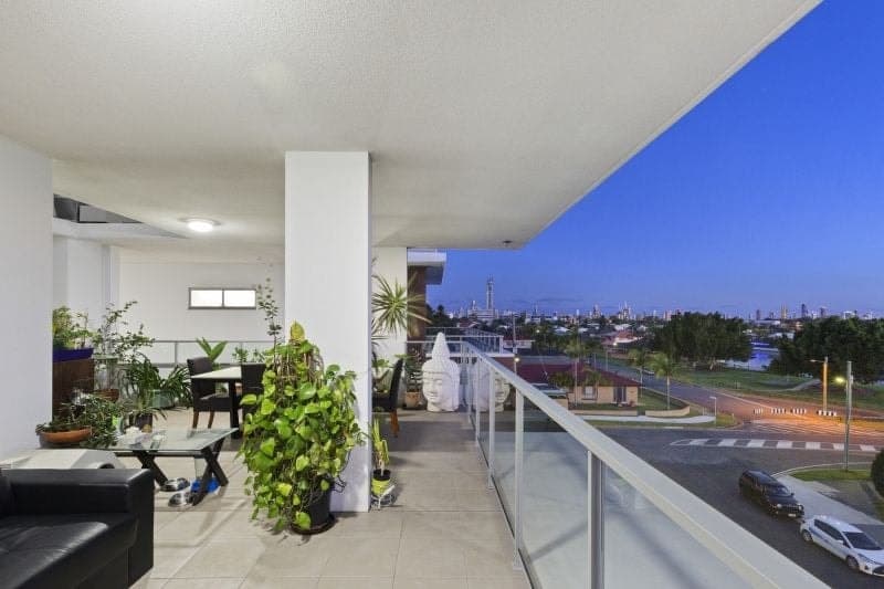 2414/1-7 Waterford Court, Bundall - Thumbnail 2