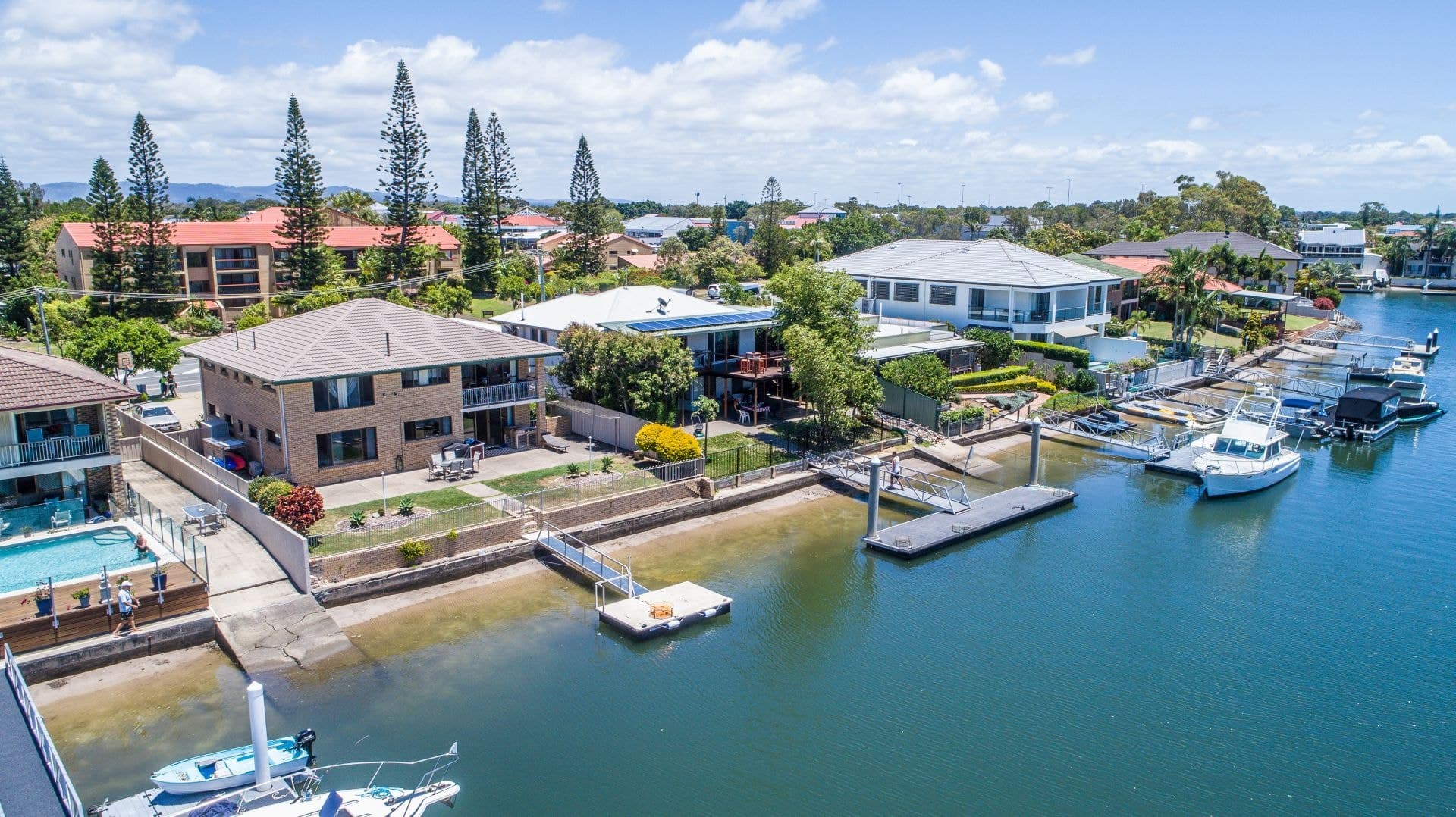 101 Bayview Street, Runaway Bay - Thumbnail 2