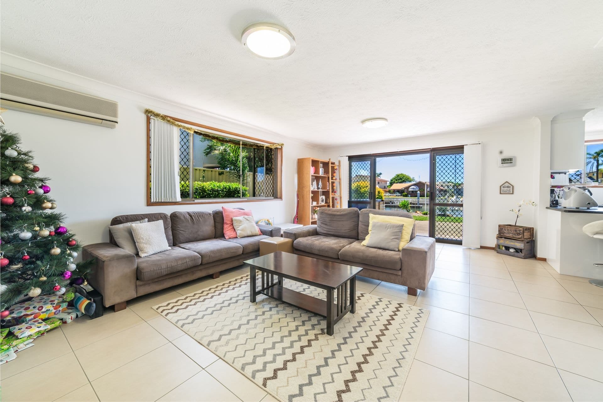 101 Bayview Street, Runaway Bay - Thumbnail 4