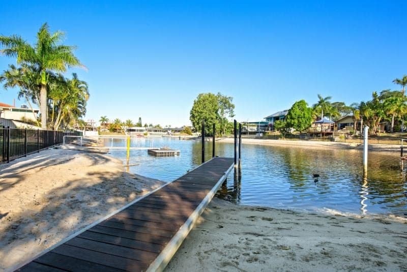 3 Aroona Avenue, Broadbeach Waters - Image 1