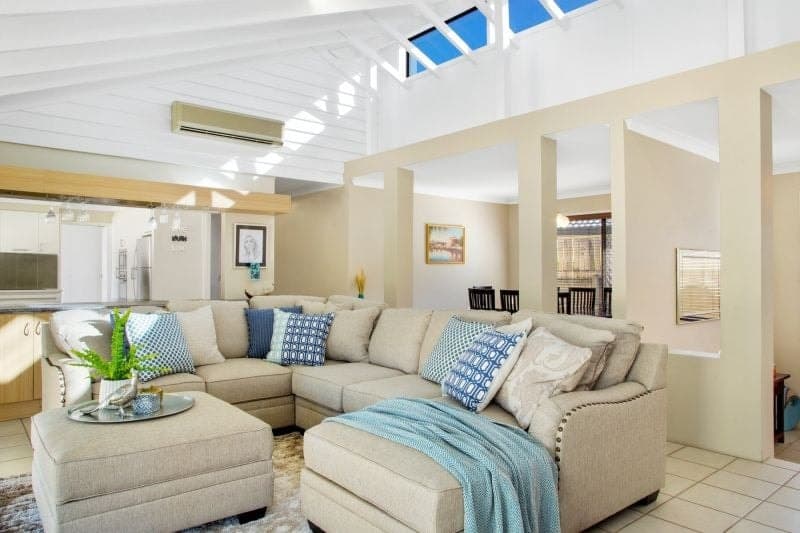 3 Aroona Avenue, Broadbeach Waters - Thumbnail 3