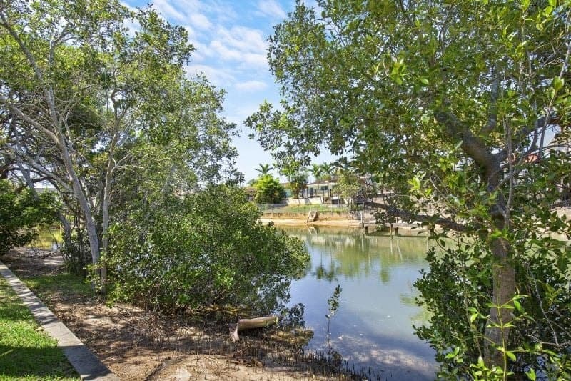 8 Monterey Court, Broadbeach Waters - Thumbnail 7