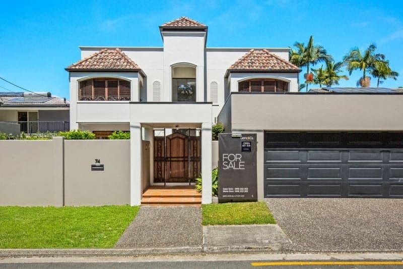 74 Slatyer Avenue, Bundall - Thumbnail 2