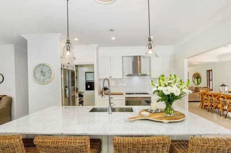 74 Slatyer Avenue, Bundall - Thumbnail 4