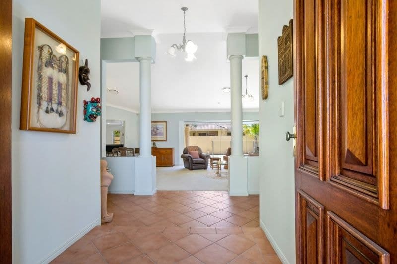 54 Deborah Avenue, Benowa Waters - Thumbnail 3