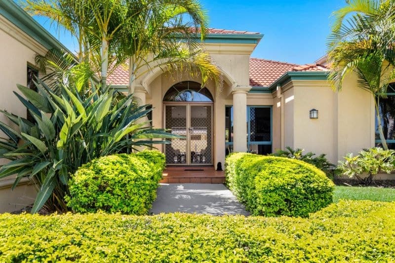54 Deborah Avenue, Benowa Waters - Thumbnail 4