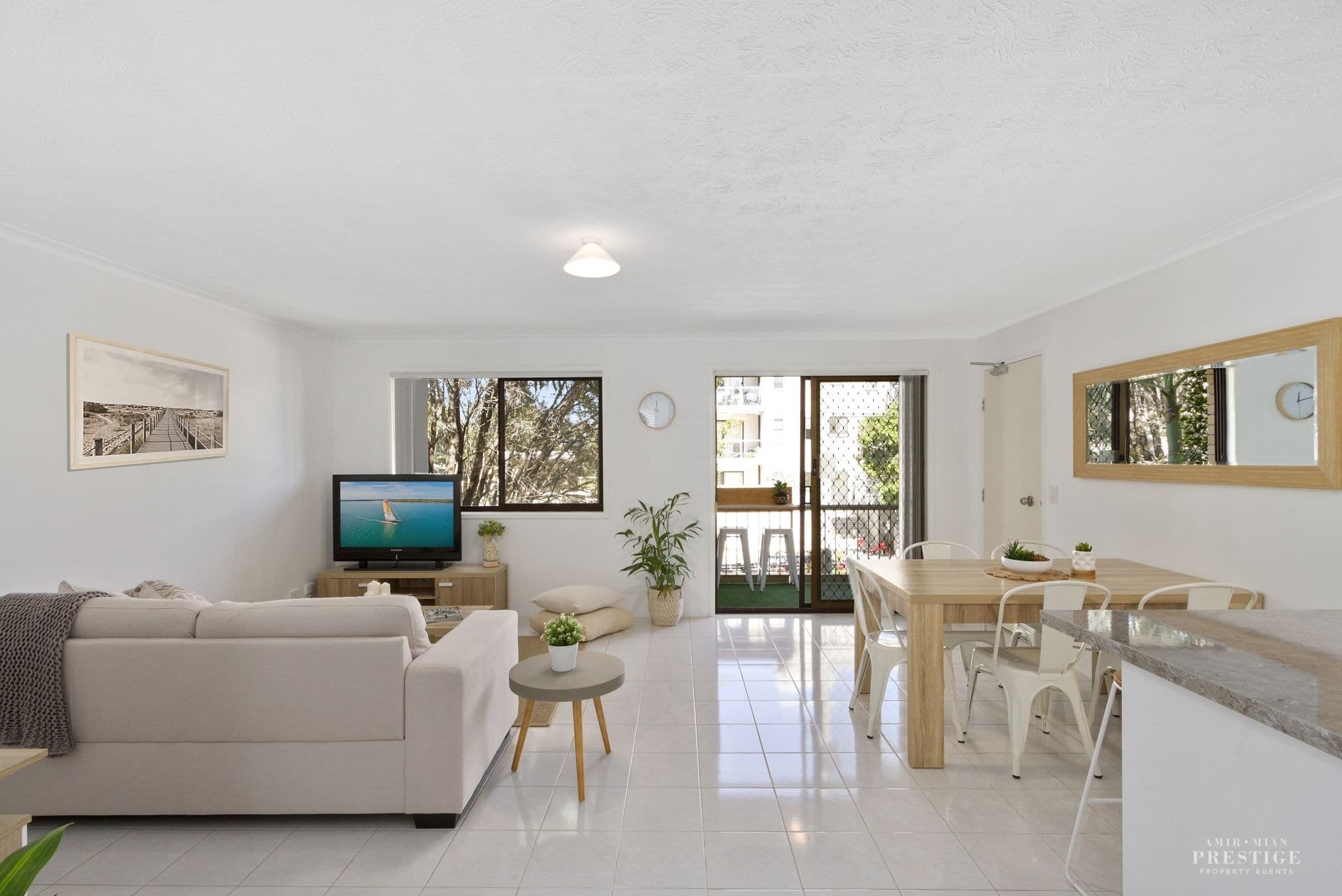 7/9 Bradford Street, Labrador - Thumbnail 2
