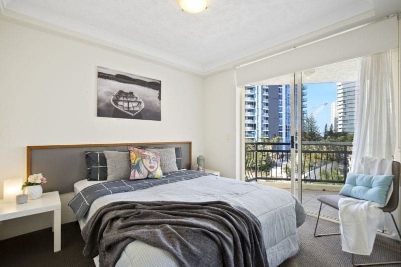 405/2988 Surfers Paradise Boulevard, Surfers Paradise - Thumbnail 2