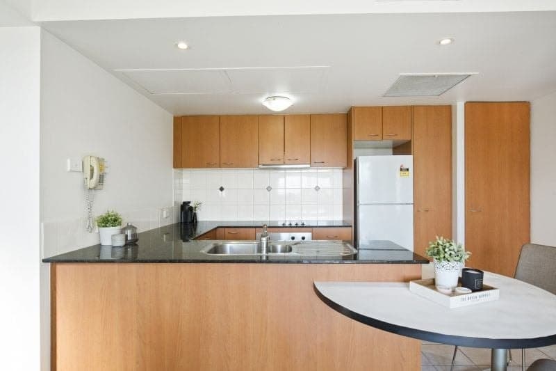 405/2988 Surfers Paradise Boulevard, Surfers Paradise - Thumbnail 6
