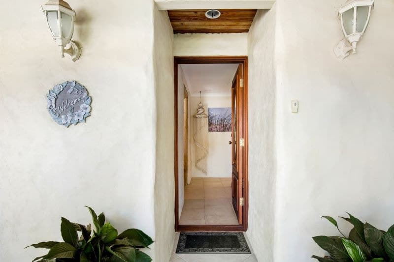 5 Adler Court, Benowa Waters - Thumbnail 5