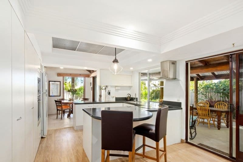 5 Adler Court, Benowa Waters - Thumbnail 8