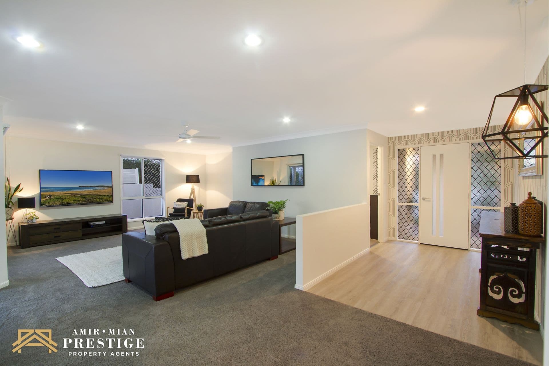 93 PEBBLE BEACH Drive, Runaway Bay - Thumbnail 3