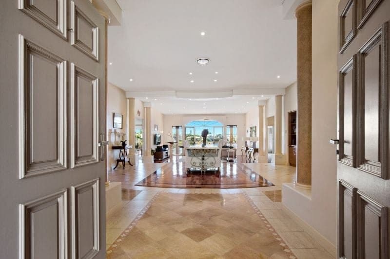 27 Montevideo Drive, Clear Island Waters - Thumbnail 2
