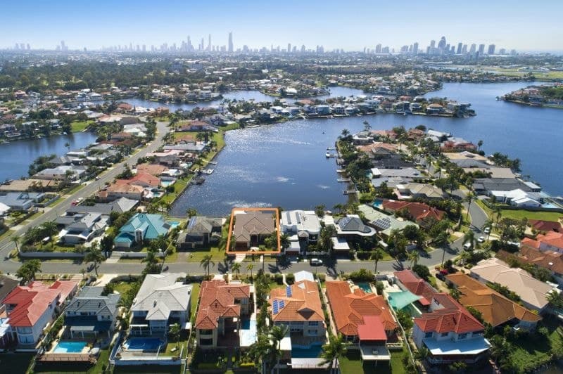 27 Montevideo Drive, Clear Island Waters - Thumbnail 4